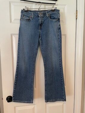 Women's Low rise "bootleg" jeans Size 10